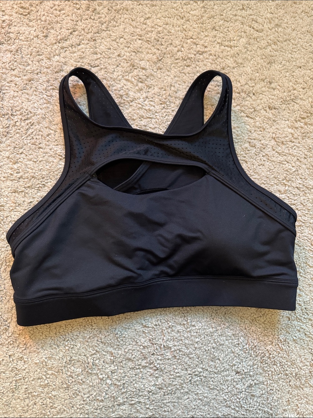 Fabletics medium impact keyhole sports bra